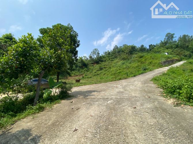 Mảnh đất 3600m2 tựa núi ở Nam Phương Tiến, 200m2 thổ cư lô góc mặt tiền dài làm nghỉ dưỡng - 3