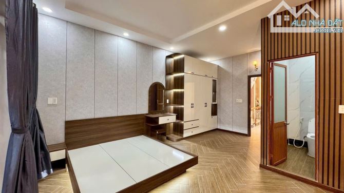Bán Nhà 3 Tầng 4PN, Sau Lưng Chợ Trung Thành. 161m2 - 3