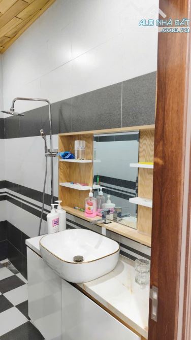 Nhà đẹp 3 tầng, ĐƯỜNG Ô TÔ GIÁ RẺ VĨNH NGỌC NHA TRAN - 3