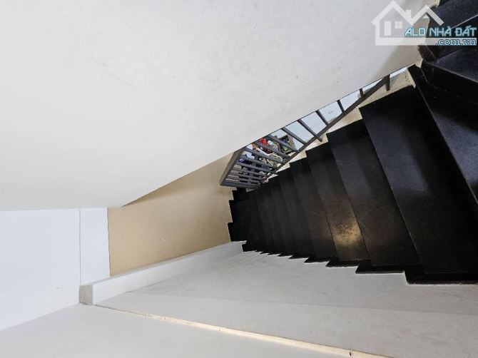 Nhà DT:50m2 ngang 5M phường Phú Thuận q7  Chỉ 5 Đồng 1 thông thoáng - 3