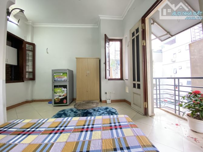 Cho Thuê CCMN Ngõ 44 Trần Thái Tông Cầu Giấy 25m2 Studio Full Nội Thất Thang Máy Ban Công - 3