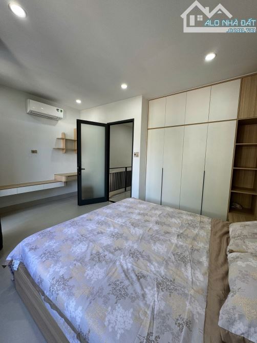 Nhà đẹp 2 tầng ngay khu biển Mỹ Khê, đường 10.5m Dương Thị Xuân Quý, khu sầm uất - 3