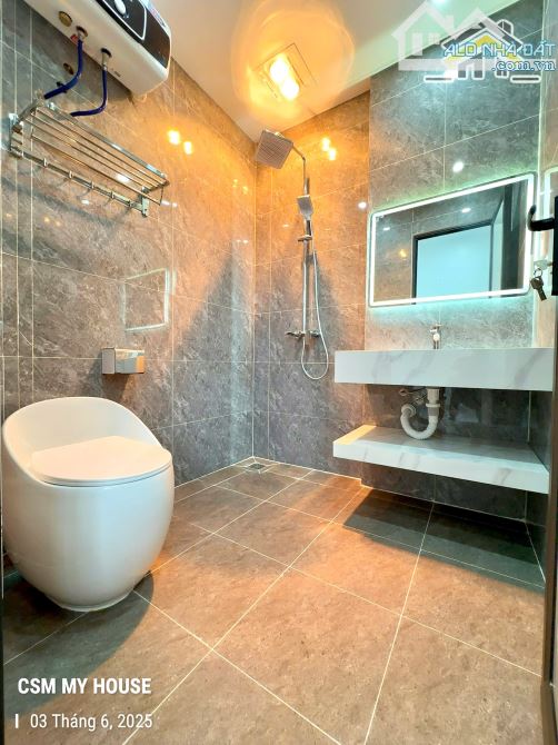 Khúc Thừa Dụ - Nhà Mới Ngõ Nông - 3 Tỷ 100 - 3 Tầng 42m - 3
