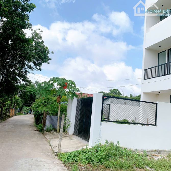 Cần bán gấp lô đất ngay chợ Chánh lưu. Bách hóa xanh. Đường thông. Dân cư kín. 5X35 TC 100 - 3