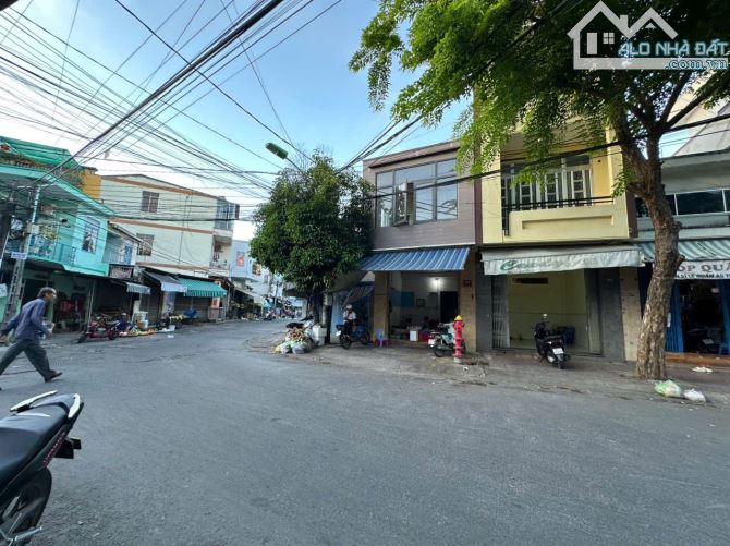 Hạ Giá bán nhà 3 tầng đường 16m trung tâm Cách biển Nha Trang 1km- - 3