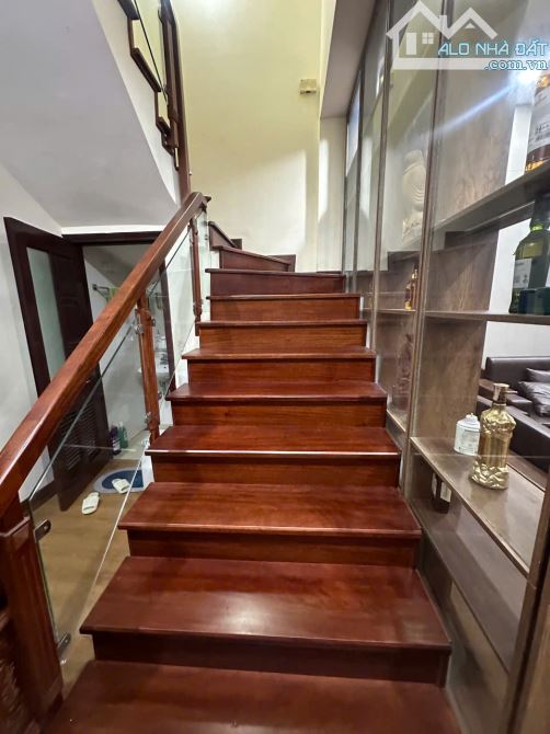 Bán nhà -MP Ngô Quyền,Vị trí đẹp,ô tô đỗ cửa,View sông,tặng nội thất ,DT:81m,Giá: 14.5 tỉ - 3