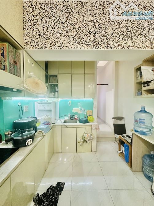 HẺM XE HƠI 5M THÔNG - 7A THÀNH THÁI - QUẬN 10 - 52M2 - 3 TẦNG - 3PN - MỘT ĐỜI CHỦ -8,99Ty - 3