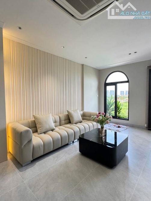 Chính chủ cần bán nhà 5t,45m tại Hà Cầu,Hà Đông ,thang máy , ô tô đỗ cửa chỉ 8t - 3