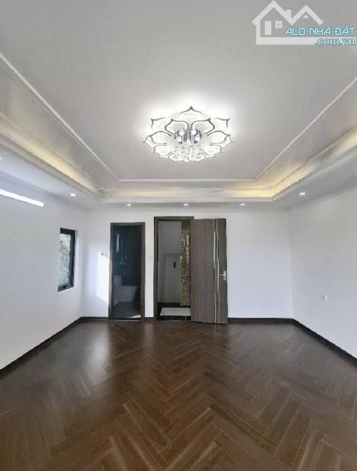Mình cần bán nhà 5t,37m tại Nguyễn Viết Xuân,Hà Đông,thang máy , tiện ích tốt chỉ 9t - 3
