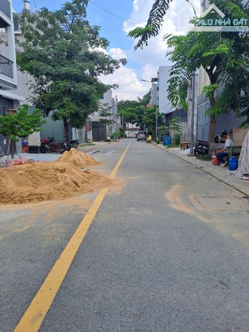 BÁN NHÀ MỚI ĐẸP - 60M2 - 4 TẦNG  - AN PHÚ ĐÔNG - QUẬN 12.  GIÁ CHỈ : 6,35 TỶ TL. - 3