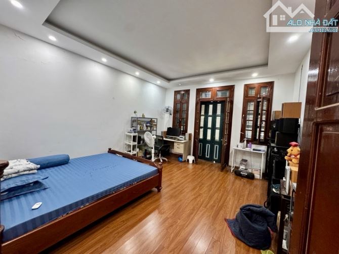 🏡SANG TRỌNG- ĐẲNG CẤP-Ô TÔ VÀO NHÀ - MẶT TIỀN RỘNG-KINH DOANH - GẦN PHỐ-NGUYỄN KHANG - 3