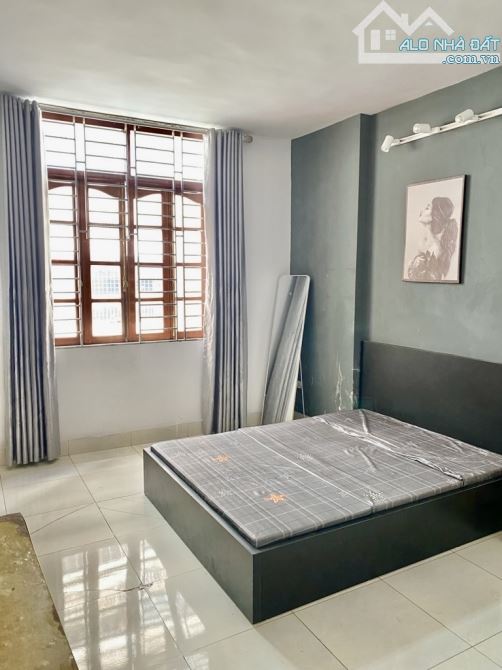 DÂN XÂY-  PHÂN LÔ- 2 MẶT NGÕ - GẦN Ô TÔ TRÁNH-Ô CHỜ THANG MÁY -THOÁNG SÁNG- TT ĐỐNG ĐA   D - 3