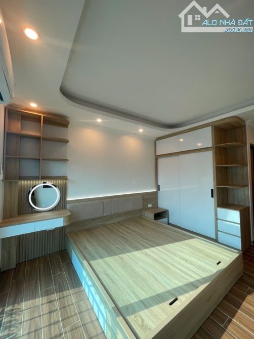 Nhà đẹp Cầu Diễn - 35M x 6T - thang máy,full nội thất, gần ga tàu điện,ô tô tránh - 7,4 tỷ - 3