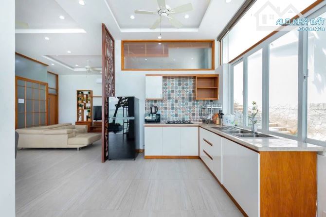 BÁN BIỆT THỰ MẶT TIỀN BIỂN TRẦN PHÚ TP. VŨNG TÀU THIẾT KẾ ĐẸP. BƯỚC CHÂN LÀ XUỐNG BIỂN - 3