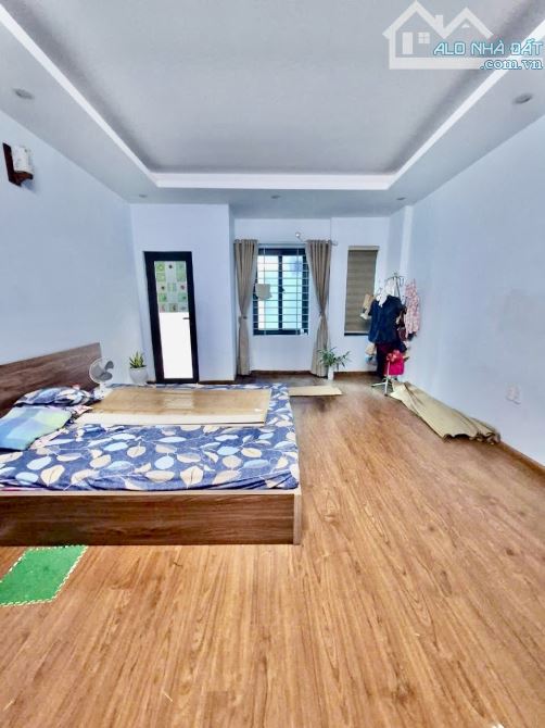 SIÊU HIẾM NHÀ DÂN XÂY VÕ CHÍ CÔNG TÂY HỒ, 5TẦNG 35M, GẦN PHỐ, Ô TÔ GẦN NHÀ. 7x tỷ - 3