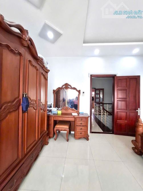 NHÀ HIẾM NGANG KHỦNG ( 7×14), Ô TÔ NGỦ TRONG NHÀ, SỔ A4 HOÀN CÔNG ĐỦ. - 3