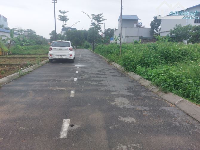 Đất nền Láng Hòa Lạc 100m2 giá 2.35 tỷ – đường ô tô, gần trường học, dân cư đông  Nguyễn - 3