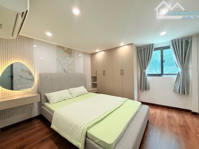 Hẻm 5m- 3tâng - 50m2 .. 4pn. Sổ vuông, hoàn công . Gần ngã tư hàng xanh - 3