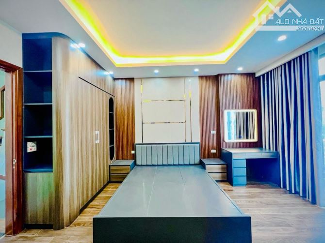 Gara 7 chỗ, thang máy, vỉa hè kinh doanh, Trần Quang Diệu - Hoàng Cầu, 68m*5T, hơn 27 tỷ - 3