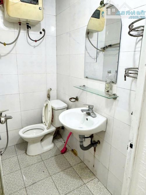 Cho thuê nhà riêng ngõ 14 Thạch Cầu, Long Biên Hà Nội, 57m 1 tầng, 5tr - 3