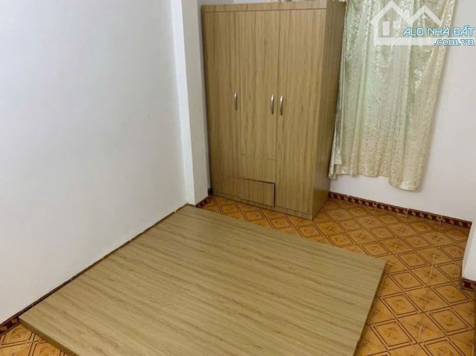 Cho thuê nhà riêng Ngõ 2 Vũ Thạnh , Cát Linh , Đống Đa , DT 22m2 x 4 tầng ,2PN giá 7tr - 3
