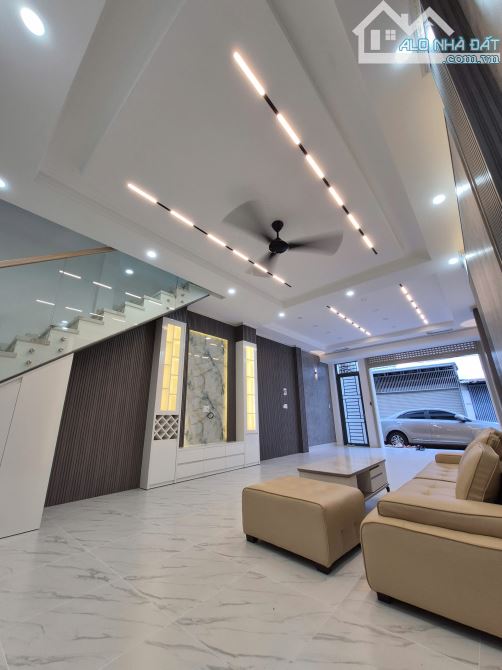 NHÀ MẶT TIỀN NAYDER TRUNG TÂM BMT ĐĂK LĂK
THÔNG TỨ HƯỚNG AMAJHAO ĐINH NÚP
4 TỶ 5 "có - 4