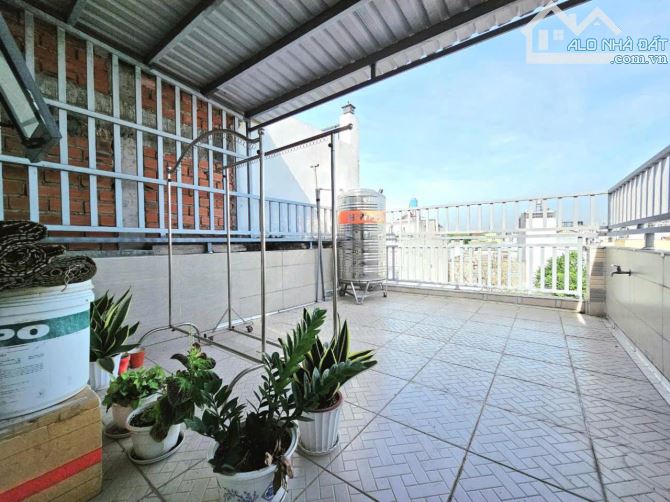 Giảm 310tr! Nhà 3 tầng View máy bay, Nở hậu – Quang Trung QV - 4
