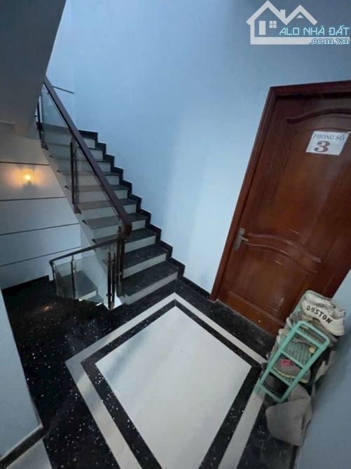 BÁN NHÀ MỚI QUẬN 7, HẺM XE HƠI, 5x21M, 3 TẦNG, NGUYỄN VĂN QUỲ, CHỈ NHỈNH  Mô tả: - Di - 4