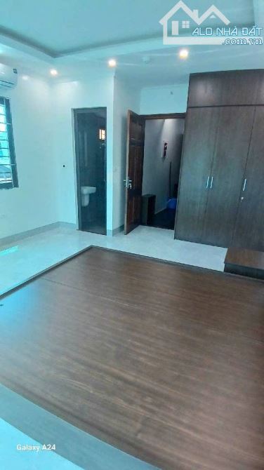 BÁN CHDV XUÂN ĐỈNH 60 M 7 TẦNG THANG MÁY.OTO VÀO CỬA ,SỔ ĐỎ PHÂN LÔ,XÂY MỚI CỨNG,CHÀO 19 - 4