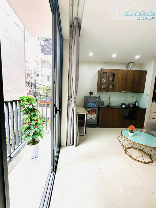 Cho Thuê CCMN Ngõ 44 Trần Thái Tông Dịch Vọng Hậu Cầu Giấy 33m2 Studio Ban Công Thang Máy - 4