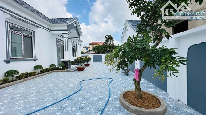 ANH EM GỬI BÁN 3 CĂN BIỆT THỰ GIÁ CHỈ 3,6 TỶ - 4