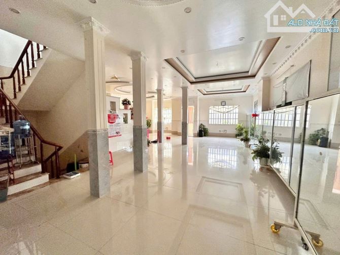 CHO THUÊ NHÀ GÓC 2 MẶT TIỀN TRUNG TÂM CẦN THƠ, 1 TRỆT 5 LẦU, 65 TRIỆU/THÁNG, CÓ THANG MÁY - 4