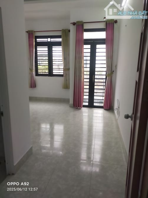 Nhà giá tốt  : ngay lê trọng tấn  dt 3,5x10. 2tần. Hẻm xe hơi - 4