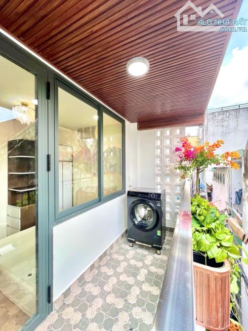 .Bán nhà 3 tầng - sát mặt tiền Hoàng Sa Q.3 - DTSD ~70m2, sổ A4 - nhỉnh 4 tỷ - 4