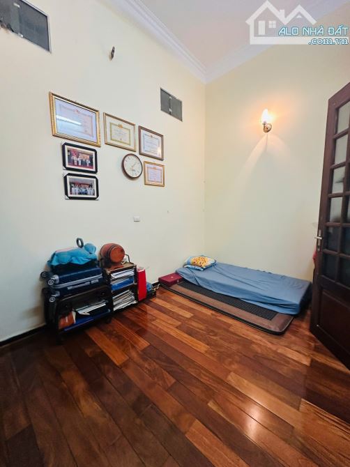Bán nhà phân lô Phùng Chí Kiên-Hoàng Sâm, hai mặt ngõ, ô tô đỗ cửa, 73m2 giá nhỉnh 22 tỉ - 4