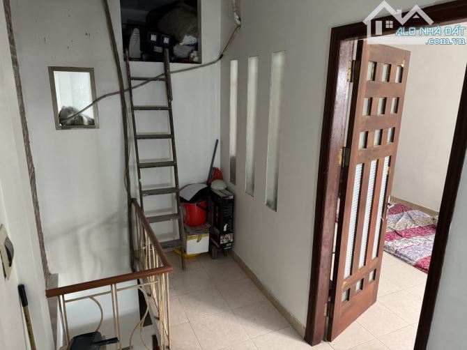 Bán nhà Nguyễn Trãi 43m 5 tầng hơn 8 tỉ - ngõ rộng - gần ô tô - sổ vuông - 4