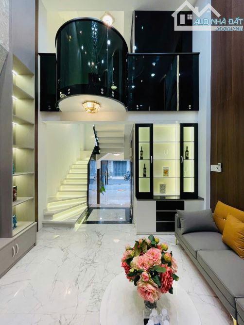 Siêu Phẩm 5Tầng THANG MÁY Full Nội Thất -60M²- Đường 6M Thông - 4