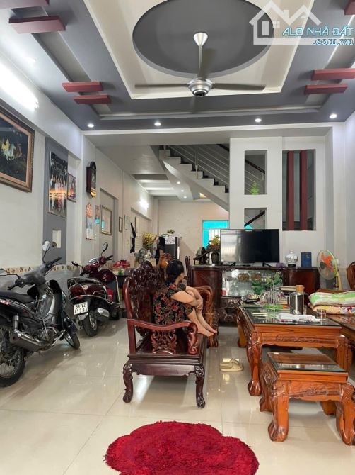 CẠNH DỰ ÁN KÊNH THAM LƯƠNG VỊ TRÍ CỰC ĐẸP - HẺM XE HƠI - 4.9 x 16 - 4 TẦNG   💰💰 7.9 TỶ - 4
