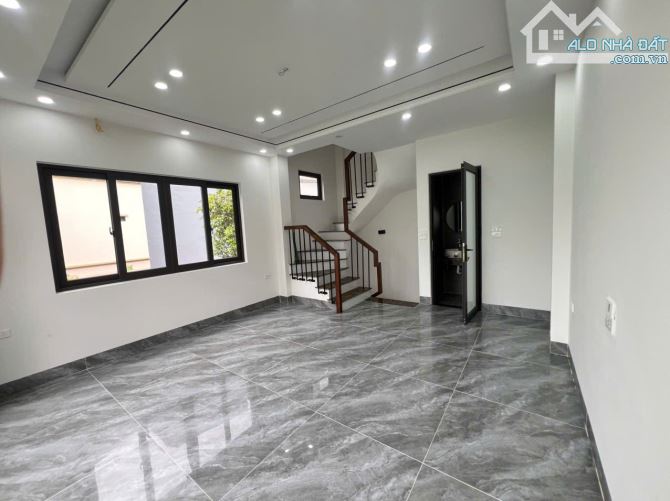 🏡 BÁN NHÀ BÁT KHỐI - LONG BIÊN - DT 30m - GIÁ 6,25 TỶ - 6 TẦNG - 4