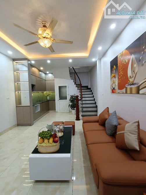 Chính chủ cần bán gấp căn nhà phố Bồ Đề Ô Tô DT 31m2 nhà 5 tầng giá 7.5 tỷ - 4