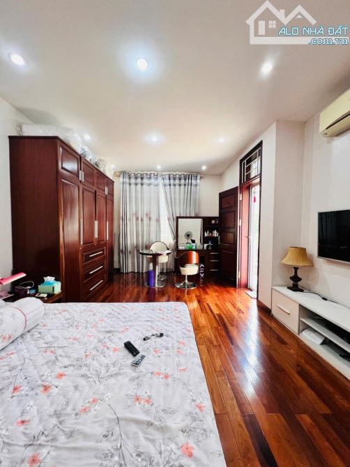 Bán biệt thự 220m2 KĐT Văn Quán, mặt tiền 10m, 4 tầng, full nội thất, ở KD đẹp. - 4