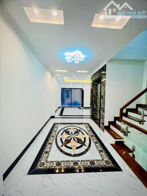 Gara 7 chỗ, thang máy, vỉa hè kinh doanh, Trần Quang Diệu - Hoàng Cầu, 68m*5T, hơn 27 tỷ - 4