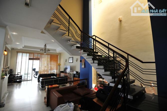 Biệt Thự 2 tầng, Huỳnh Tấn Phát, Quận 7, 270m2, Hẻm Xe Tải, Giá chỉ 30 Tỷ. - 4