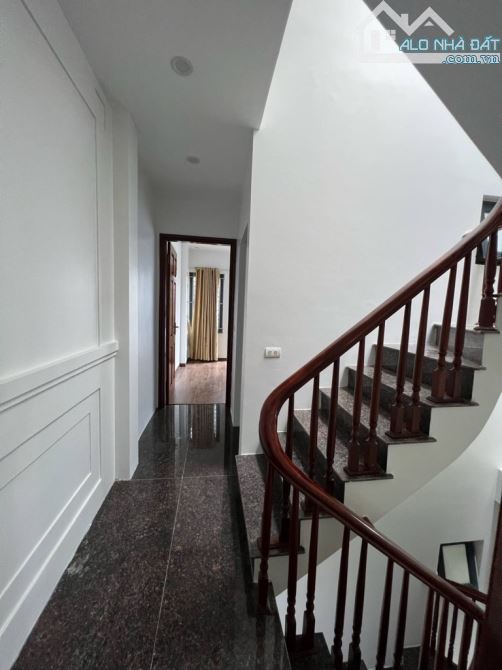 7.75 tỷ / 40 m2/ 5 tầng thạch bàn - 4