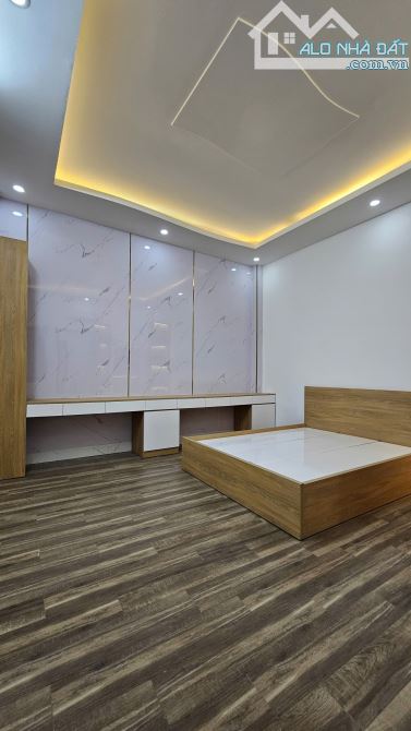 MẶT TIỀN XE HƠI 10 M NGANG 4.2 X14  BÊ TÔNG 4 TẤM CÓ 5 TỶ - 5