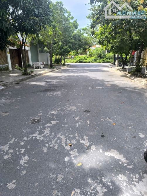 Bán căn nhà cấp 4 mặt tiền trần thủ độ chỉ 2ty - 5