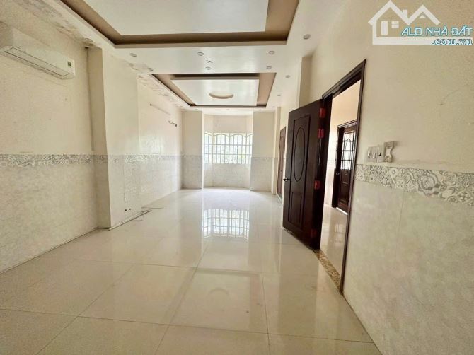 CHO THUÊ NHÀ GÓC 2 MẶT TIỀN TRUNG TÂM CẦN THƠ, 1 TRỆT 5 LẦU, 65 TRIỆU/THÁNG, CÓ THANG MÁY - 5