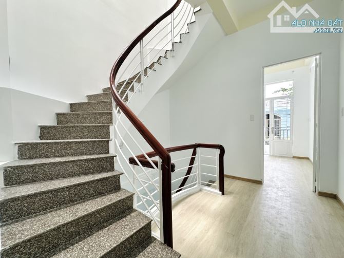 Bán nhà mới Bình Thạnh - Hẻm ô tô 7 chỗ - 3 tầng - nhà mới - 5