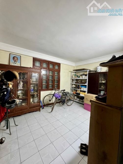 🏡SANG TRỌNG- ĐẲNG CẤP-Ô TÔ VÀO NHÀ - MẶT TIỀN RỘNG-KINH DOANH - GẦN PHỐ-NGUYỄN KHANG - 5