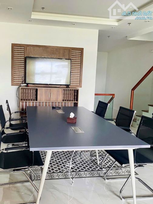 BÁN MẶT TIỀN TỐ HỮU CÓ NHÀ 4 TẦNG NGANG 5m - 5